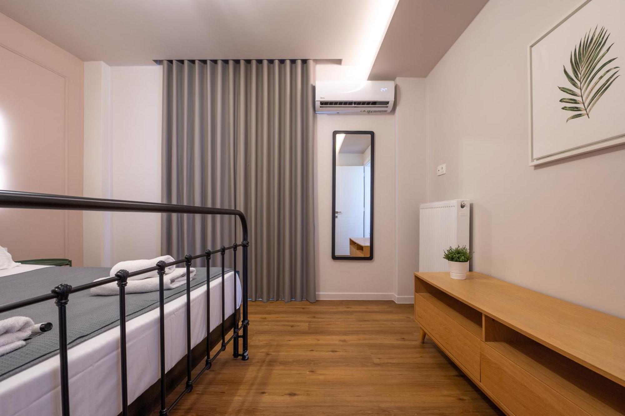 Live Life Plaka Apartment Athens Ngoại thất bức ảnh