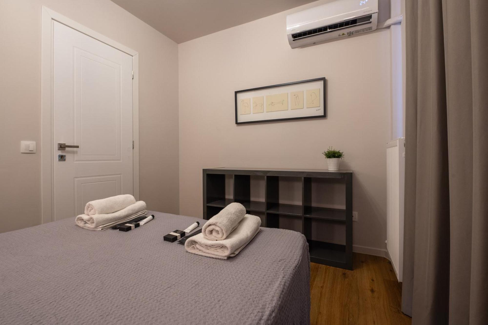Live Life Plaka Apartment Athens Ngoại thất bức ảnh