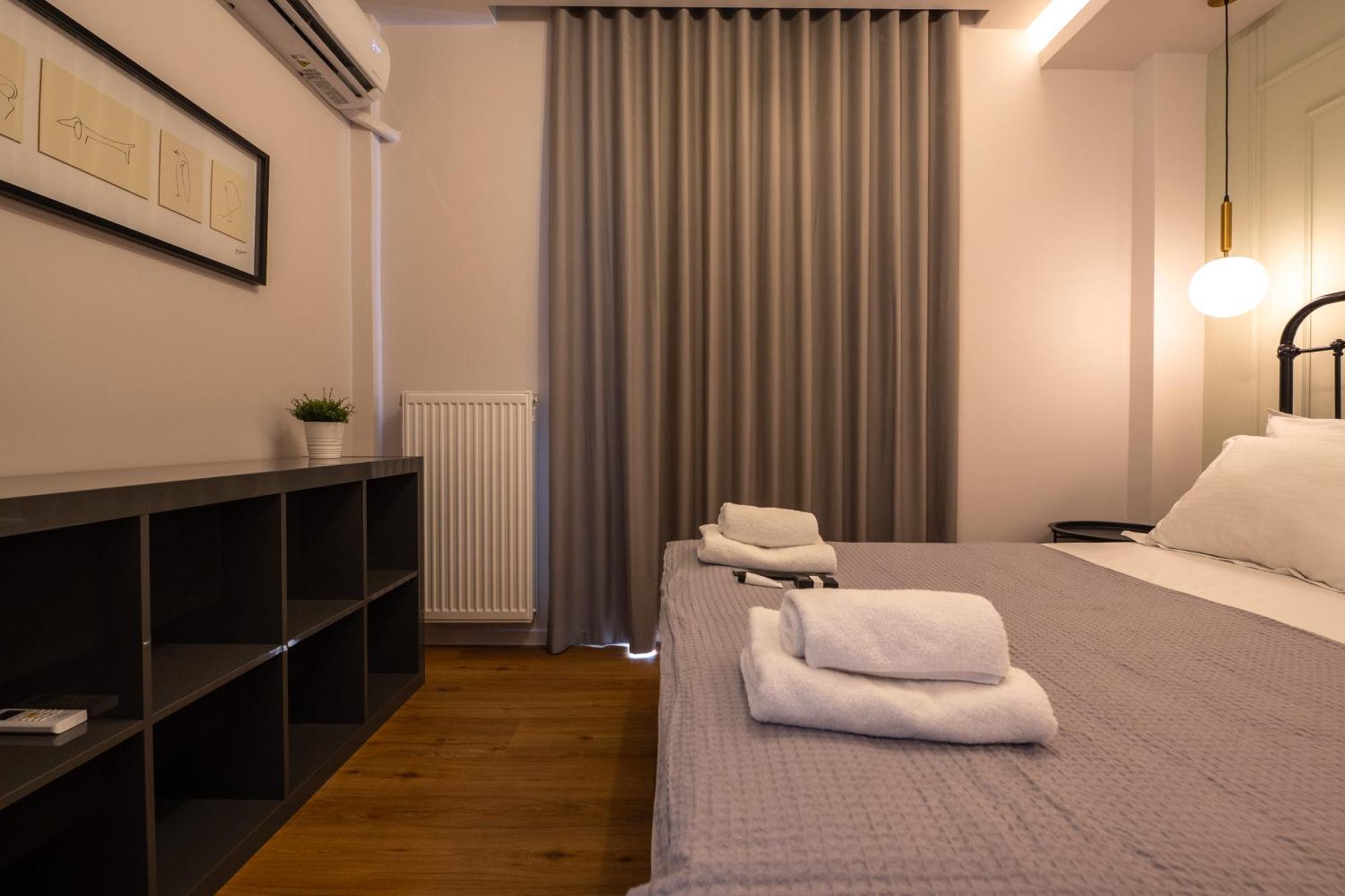 Live Life Plaka Apartment Athens Ngoại thất bức ảnh