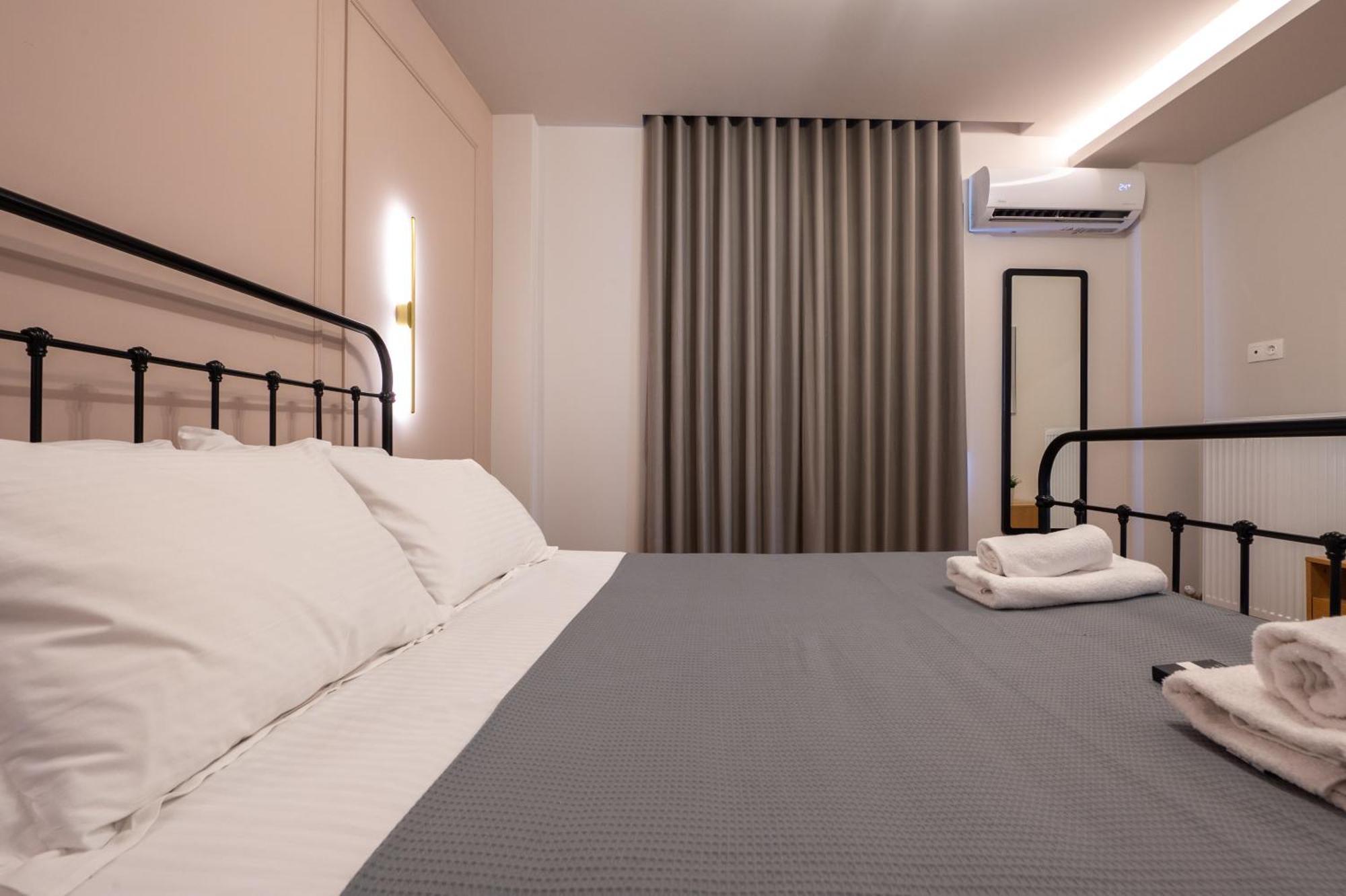 Live Life Plaka Apartment Athens Ngoại thất bức ảnh