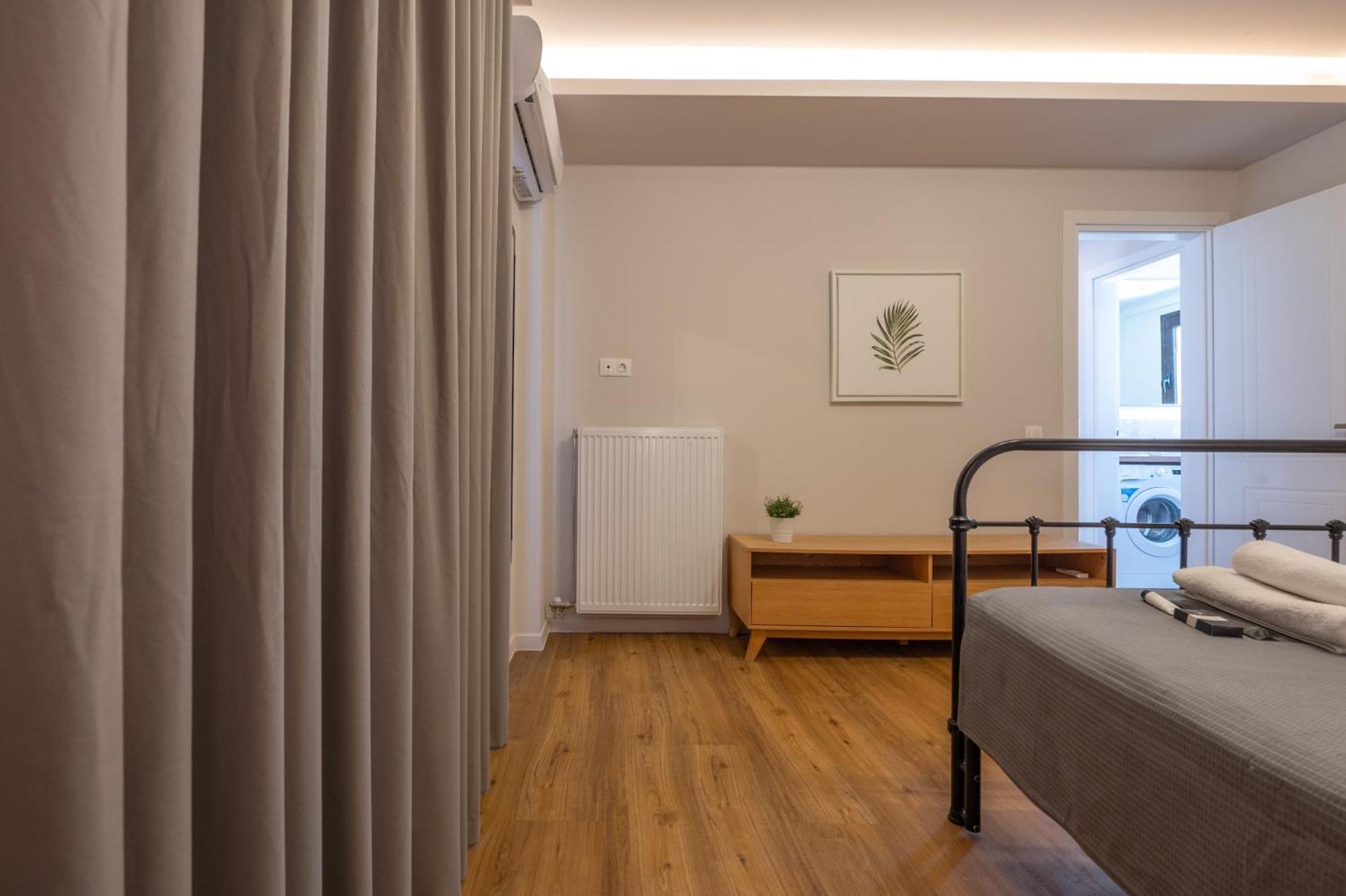Live Life Plaka Apartment Athens Ngoại thất bức ảnh