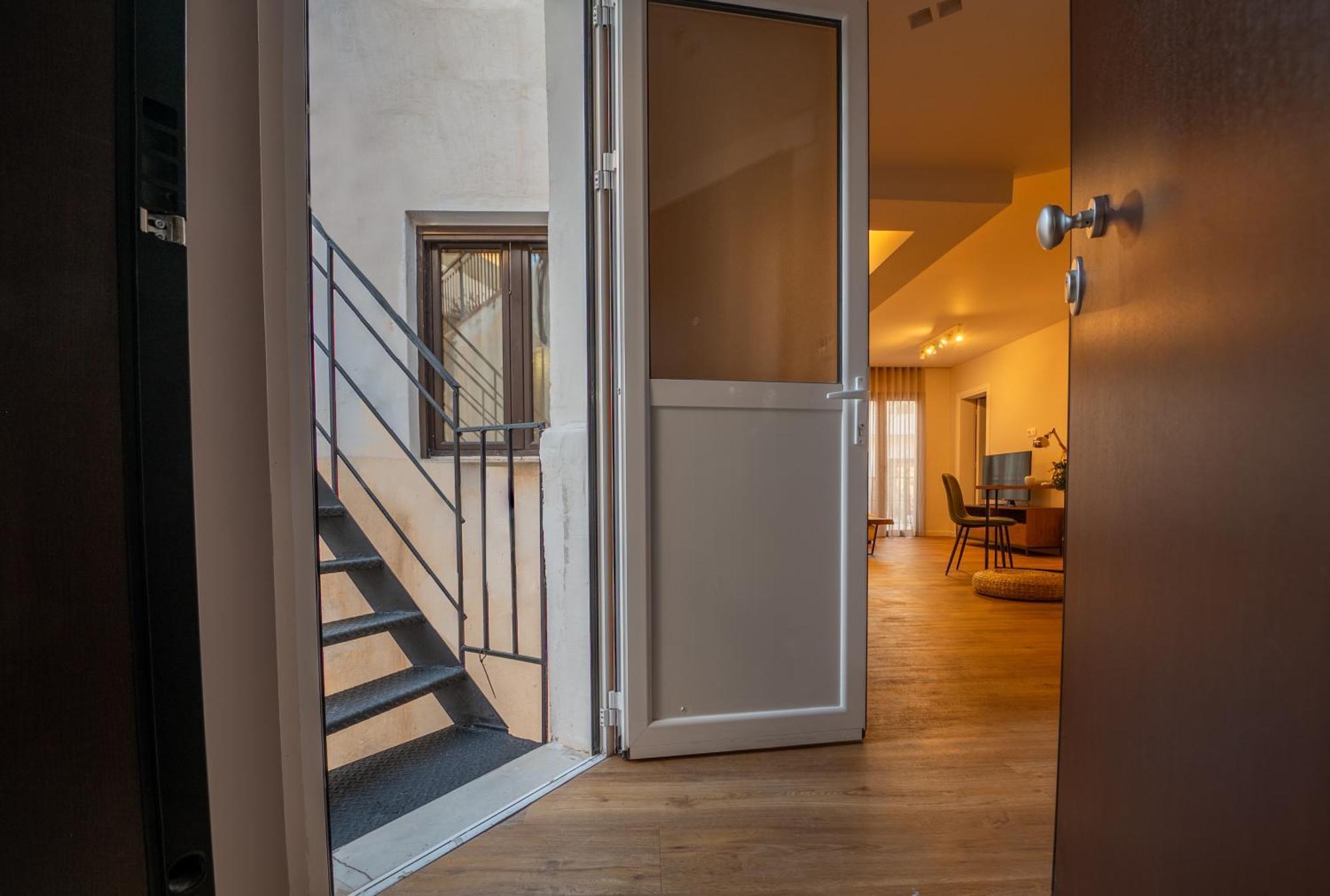 Live Life Plaka Apartment Athens Ngoại thất bức ảnh