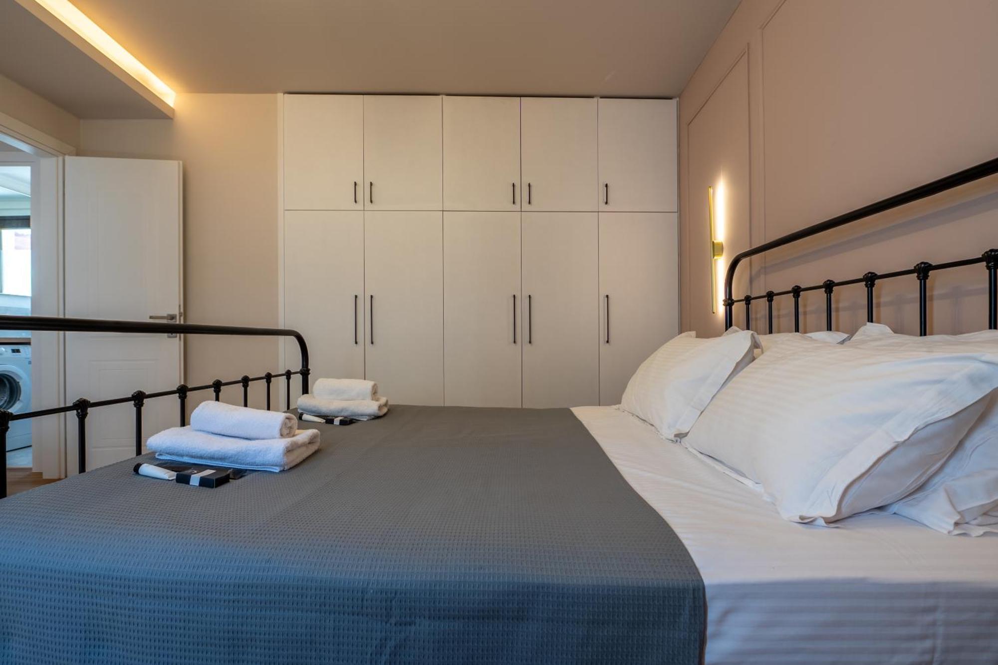 Live Life Plaka Apartment Athens Ngoại thất bức ảnh
